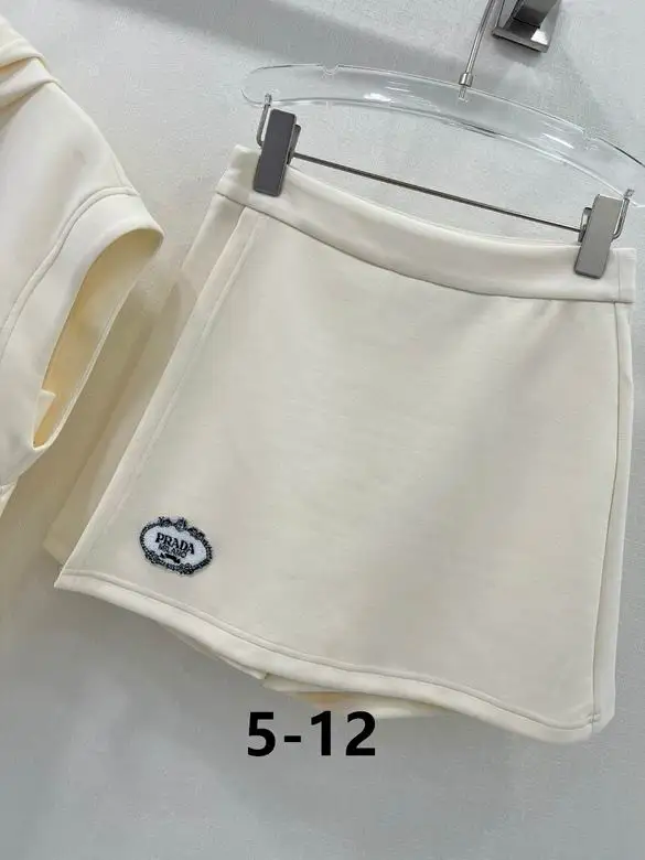 Prada S-XL  (188)